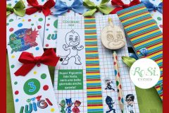Book Box con matita arcobaleno con personaggio in legno-Super Pigiamini